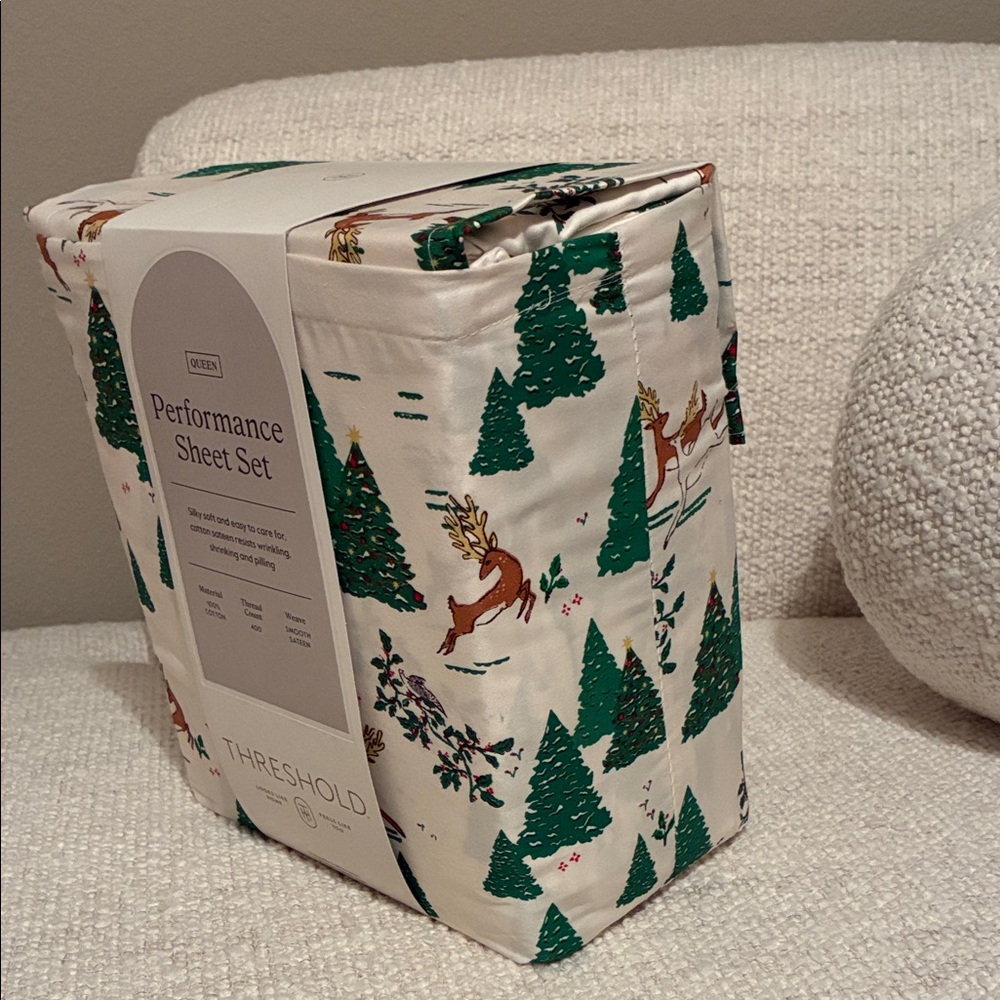Threshold Holiday Tree and Deer Sheet Set - White and Green - Picture 3 of 5